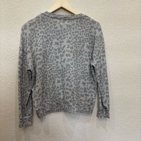 Sundry | Anthropologie Leopard Cozy Sweatshirt in Heather Grey Size 1 : Small - Picture 9 of 9